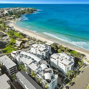 **** Resort Rolling Surf Australia